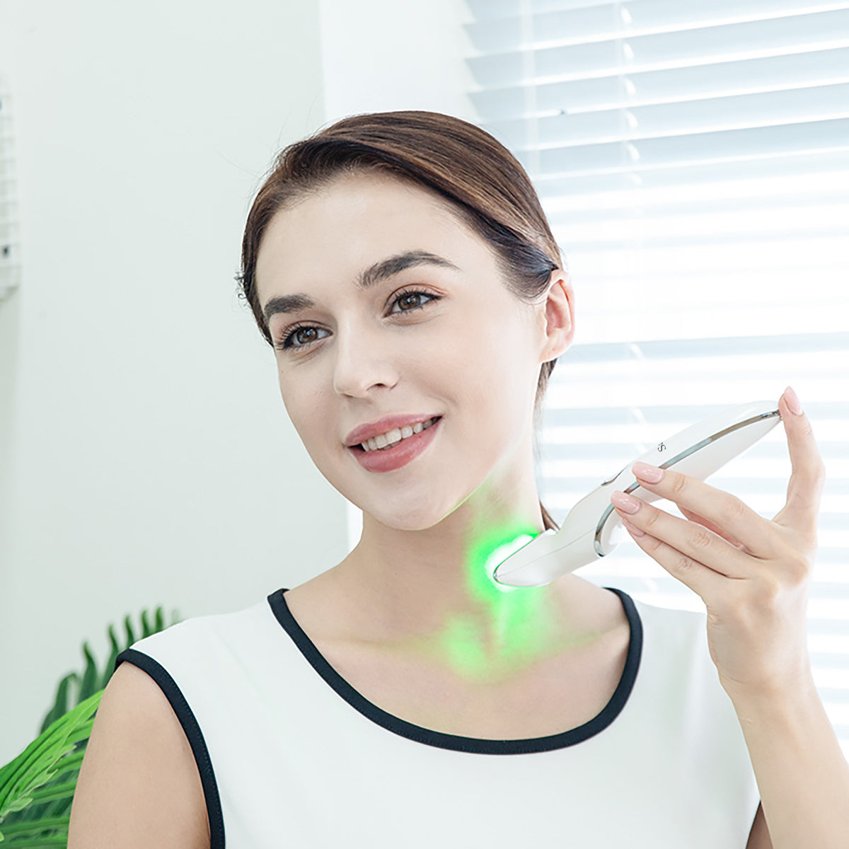 SQ42 — комплект RF-аппаратов для шеи и области вокруг глаз с LED-светом
